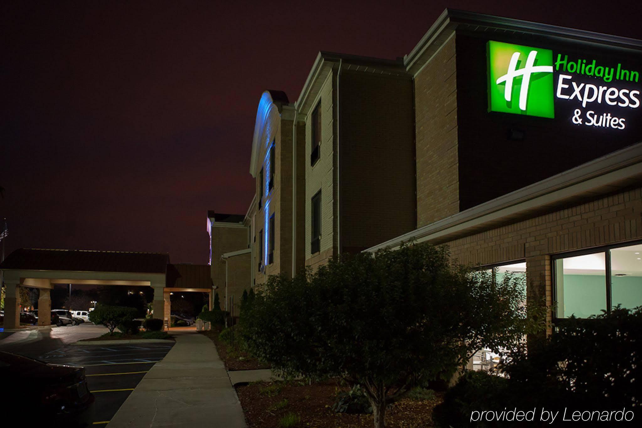 Holiday Inn Express Hotel & Suites Canton By Ihg Buitenkant foto