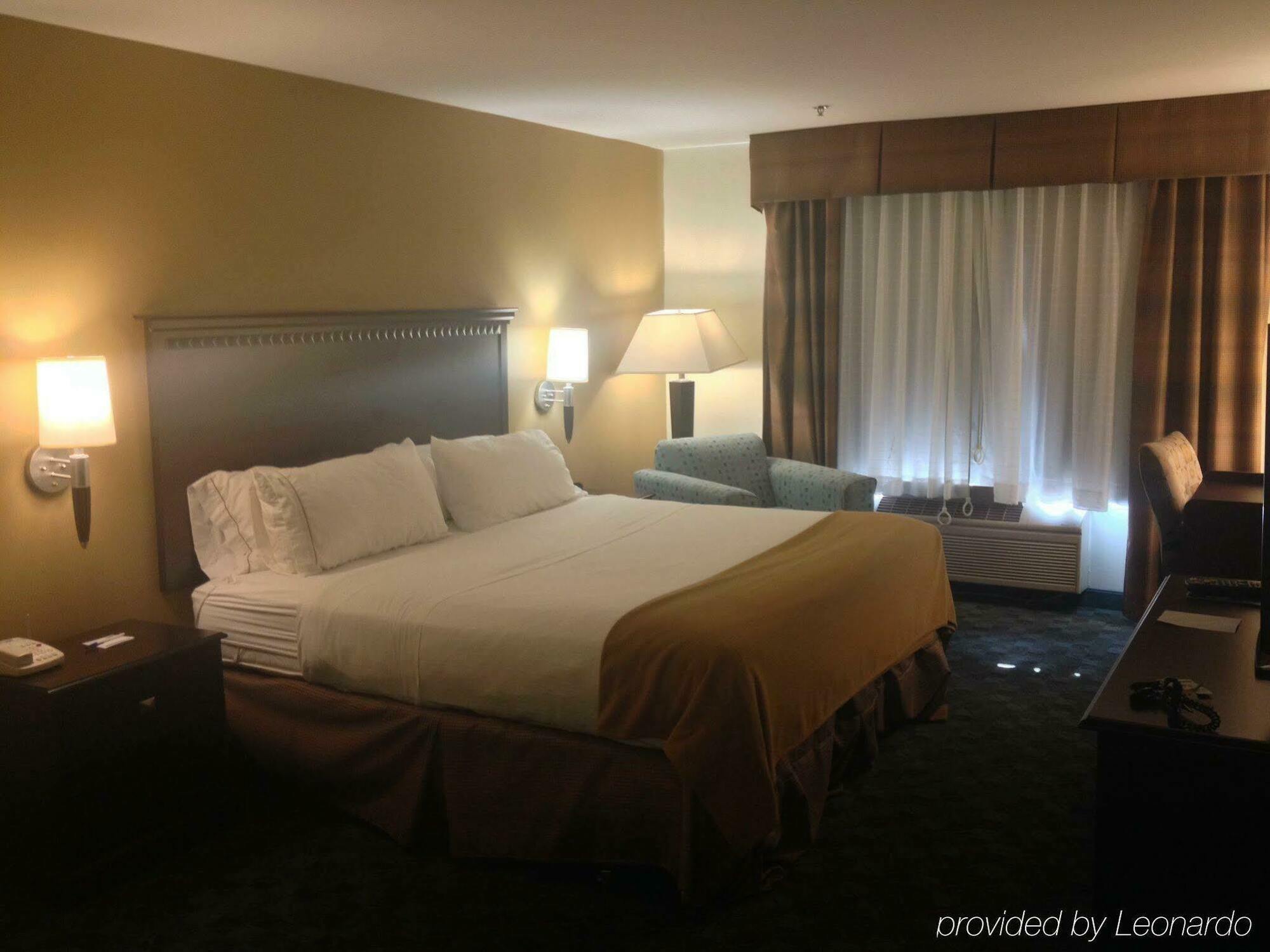 Holiday Inn Express Hotel & Suites Canton By Ihg Buitenkant foto